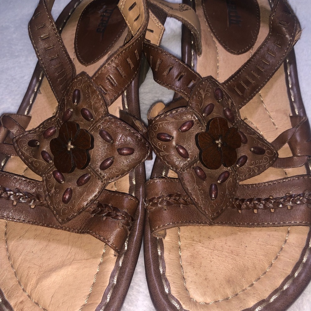 Earth 🌍 Sandals size 8
